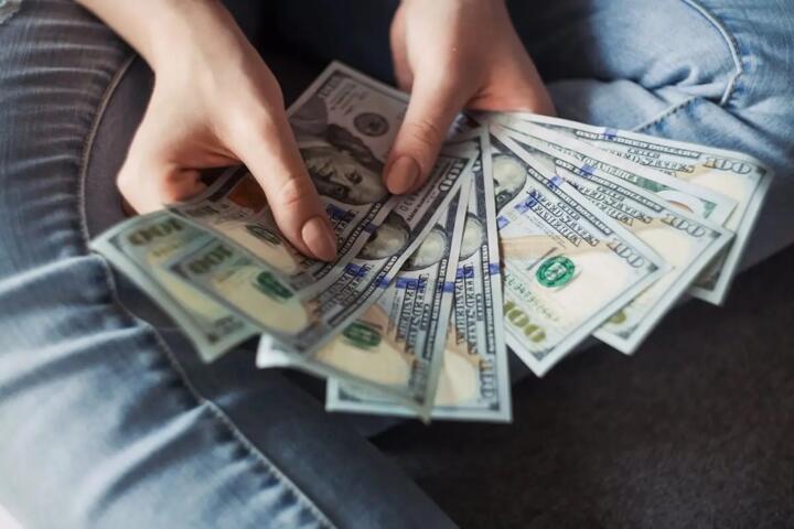 How to Make an Extra €500 a Month